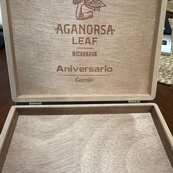 Aganorsa Leaf Toro Aniversario Corojo Empty Wooden Cigar Box 9" x 7.25" x 1" - Picture 6 of 6